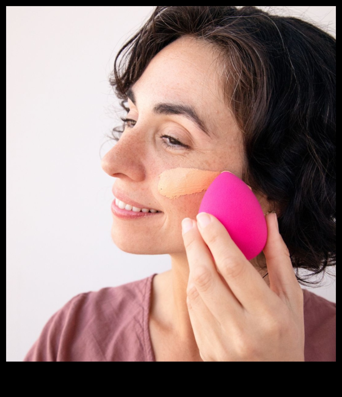 Încorporarea machiajului natural în rutina ta de îngrijire a pielii: o abordare armonioasă