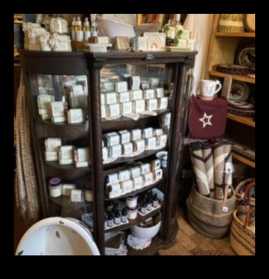 Nostalgic Nook: descoperiri vintage și retro pentru sufletul sentimental