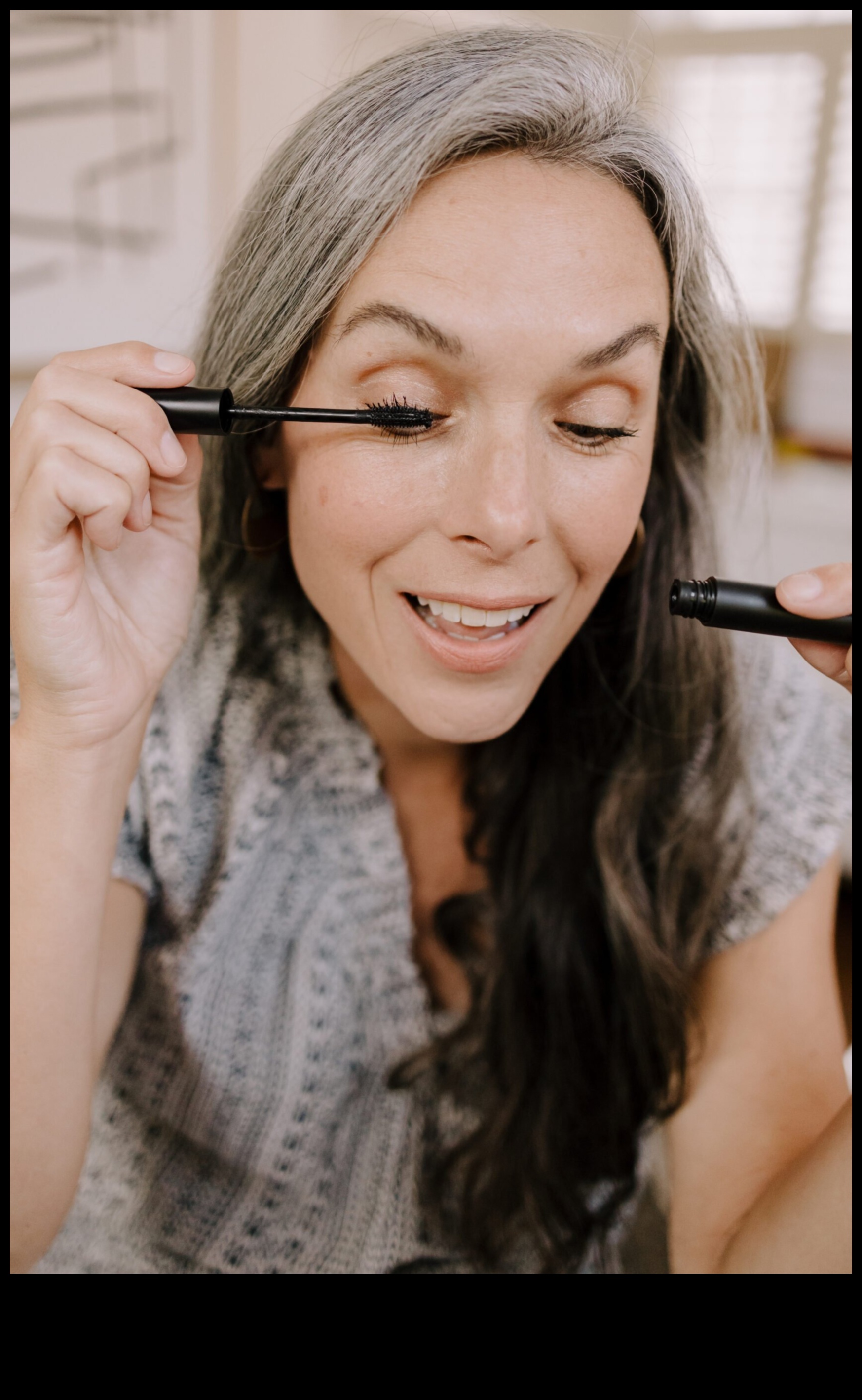 Întrebări frecvente despre rimel Ghidul dumneavoastră pentru aplicarea încrezătoare pentru machiaj 4 Întrebări frecvente despre rimel: răspunsuri la întrebări frecvente pentru o rutină de machiaj sigură