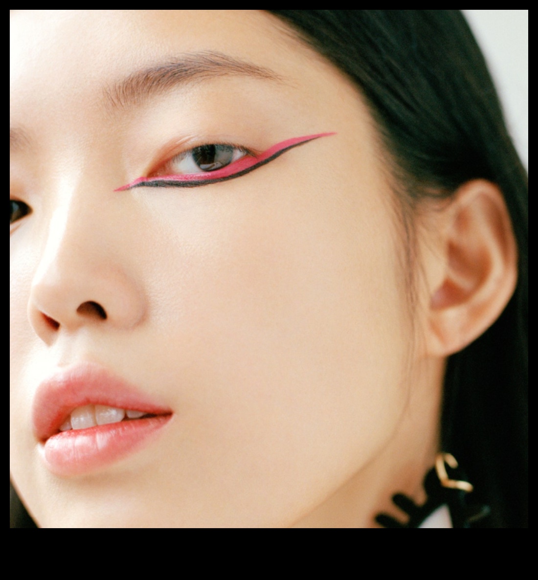 Instrumente de machiaj pentru ochi monolizi: tehnici pentru accentuarea trăsăturilor tale unice