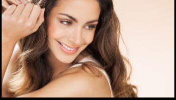 Culoarea părului și încrederea: cum îți afectează treptele stima de sine