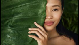 Încorporarea machiajului natural în rutina ta de îngrijire a pielii: o abordare armonioasă