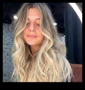 Flawless Blonde Waves: Stăpânirea artei Beachy Locks