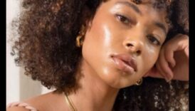 Drumul lungaret și cret O călătorie catre înțelegerea și îmbrățișarea buclelor tale 1 Drumul lung și ondulat: explorarea călătoriei buclelor frumoase