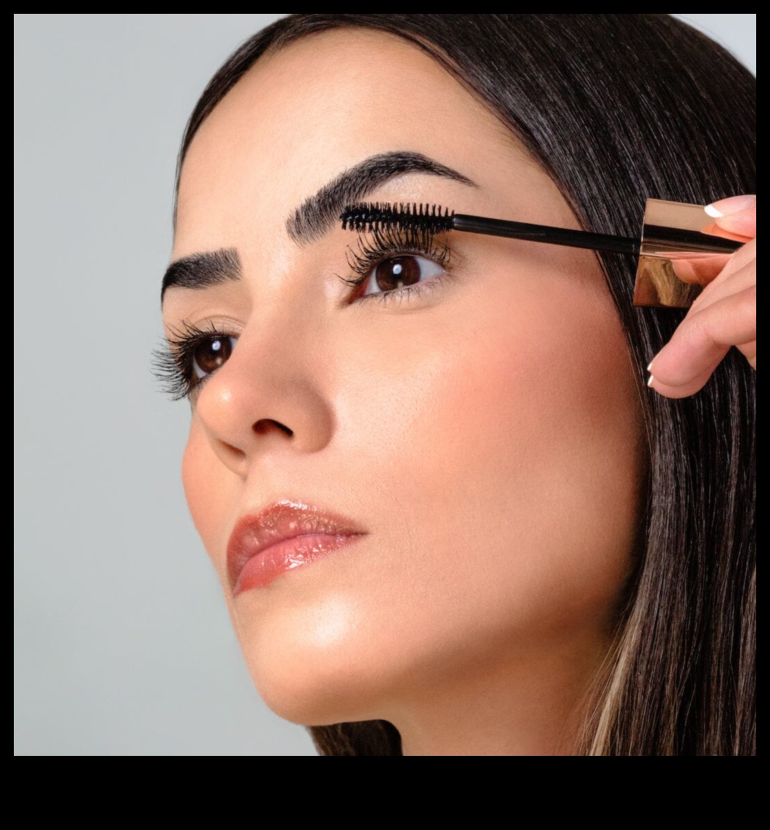 Întrebări frecvente despre rimel Ghidul dumneavoastră pentru aplicarea încrezătoare a machiajului 1 Întrebări frecvente despre rimel: răspunsuri la întrebări frecvente pentru o rutină de machiaj sigură